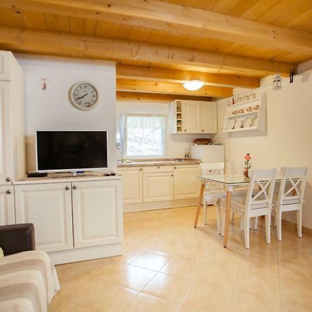 Buc-Vila Nada Villa Cres Exteriör bild