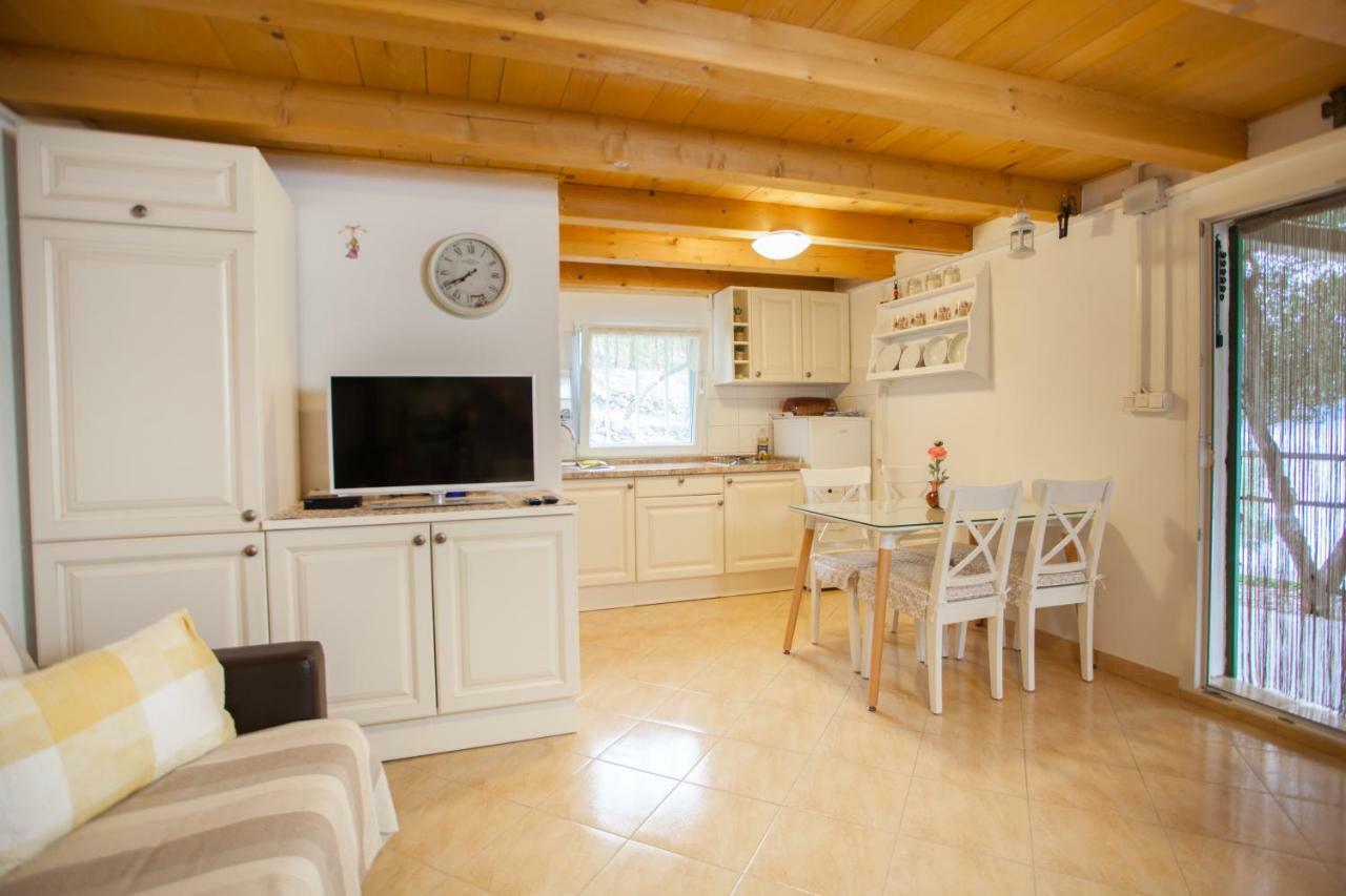 Buc-Vila Nada Villa Cres Exteriör bild