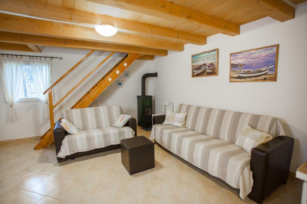 Buc-Vila Nada Villa Cres Exteriör bild