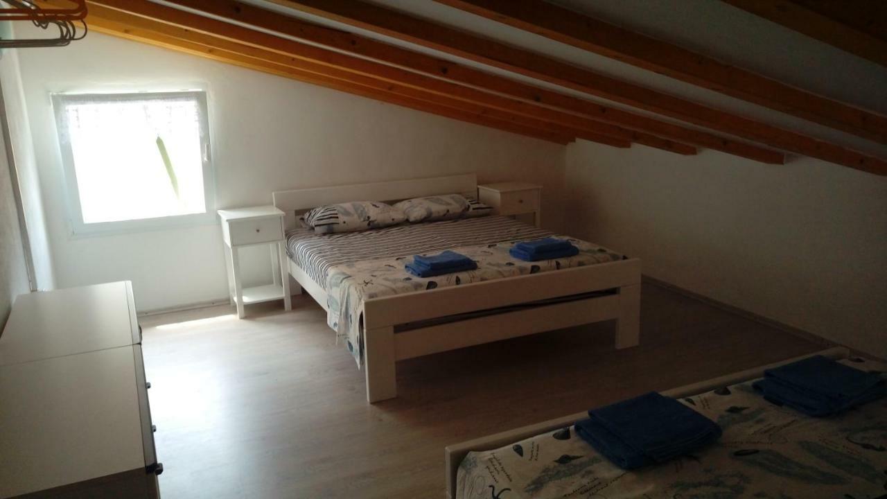 Buc-Vila Nada Villa Cres Exteriör bild